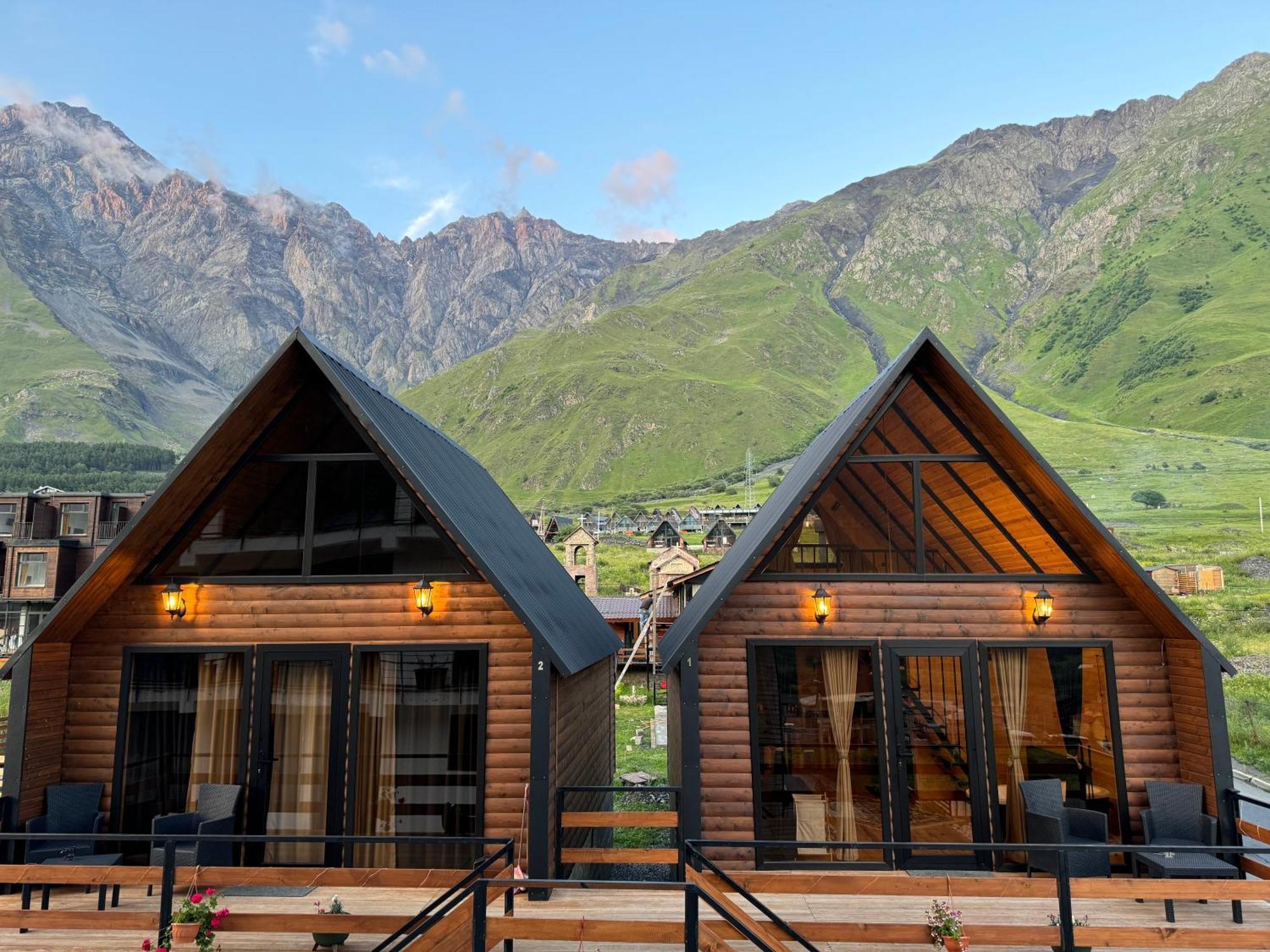 Outdoor Cottages Kazbegi Eksteriør billede