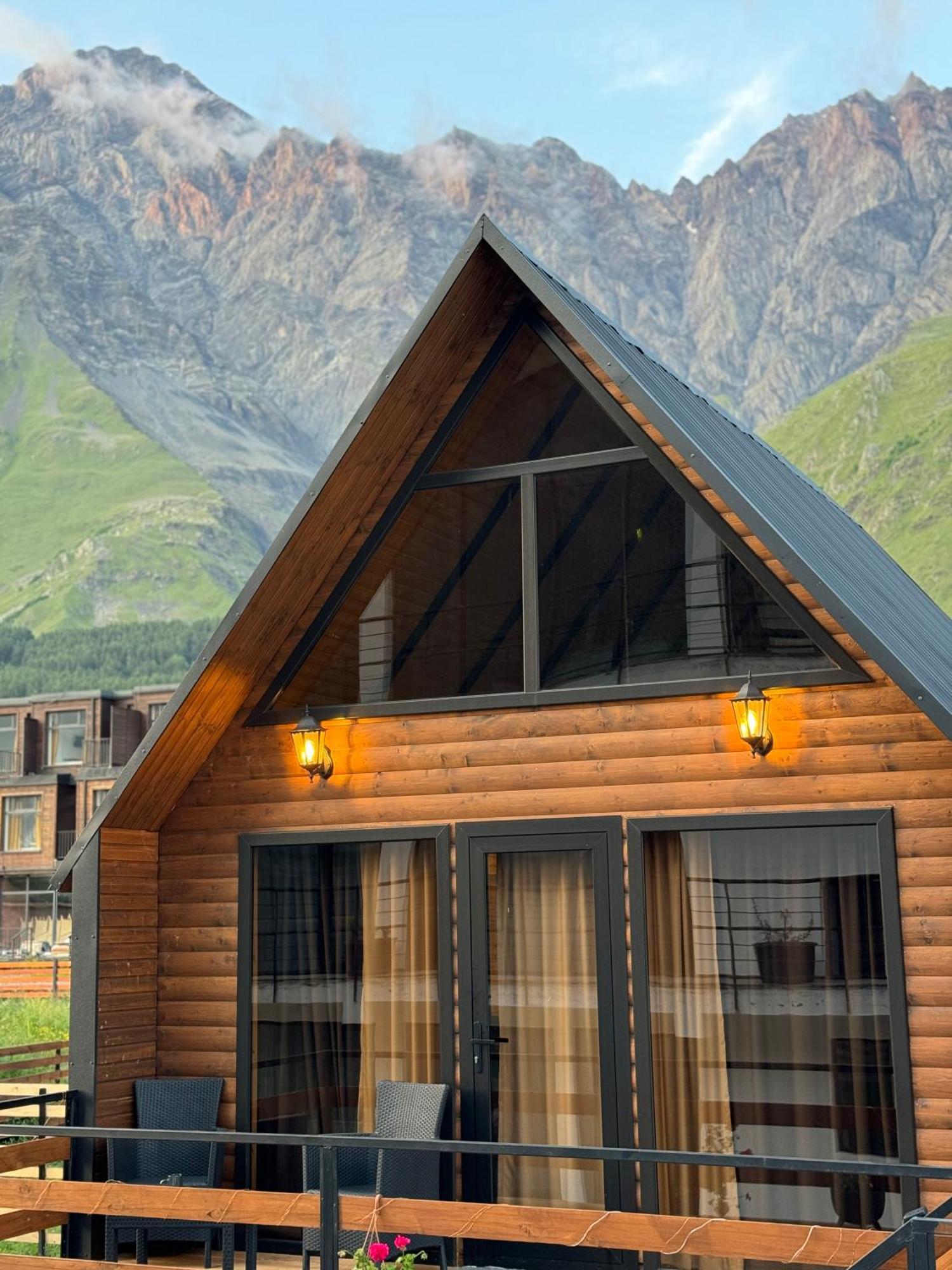 Outdoor Cottages Kazbegi Eksteriør billede