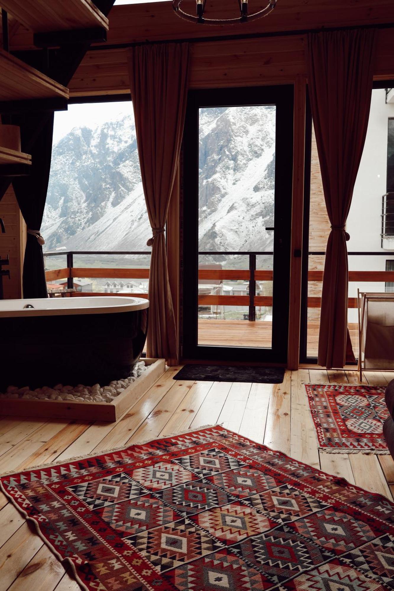 Outdoor Cottages Kazbegi Eksteriør billede